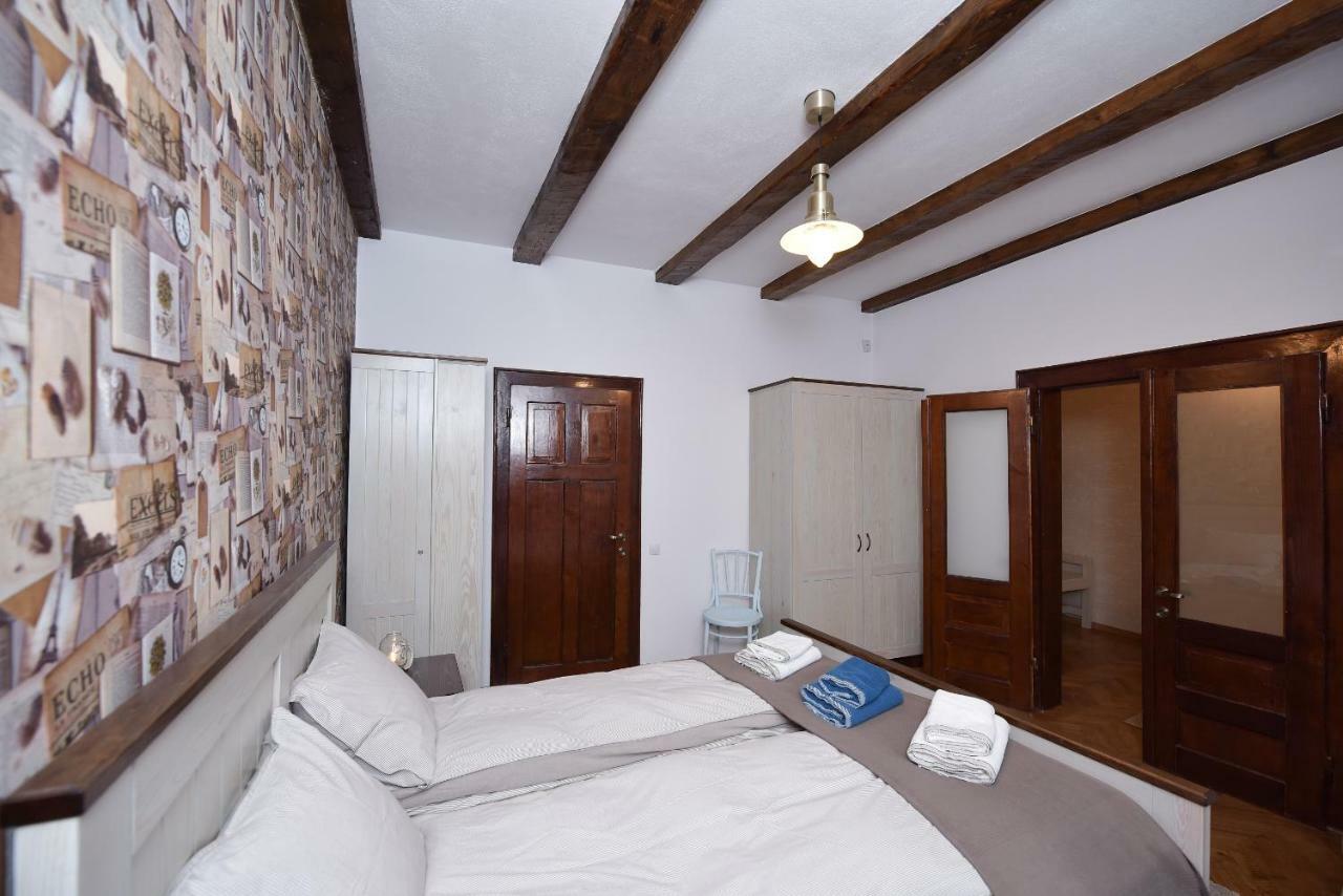 Buzoianu Residence By Holztreppe บราชอฟ ภายนอก รูปภาพ