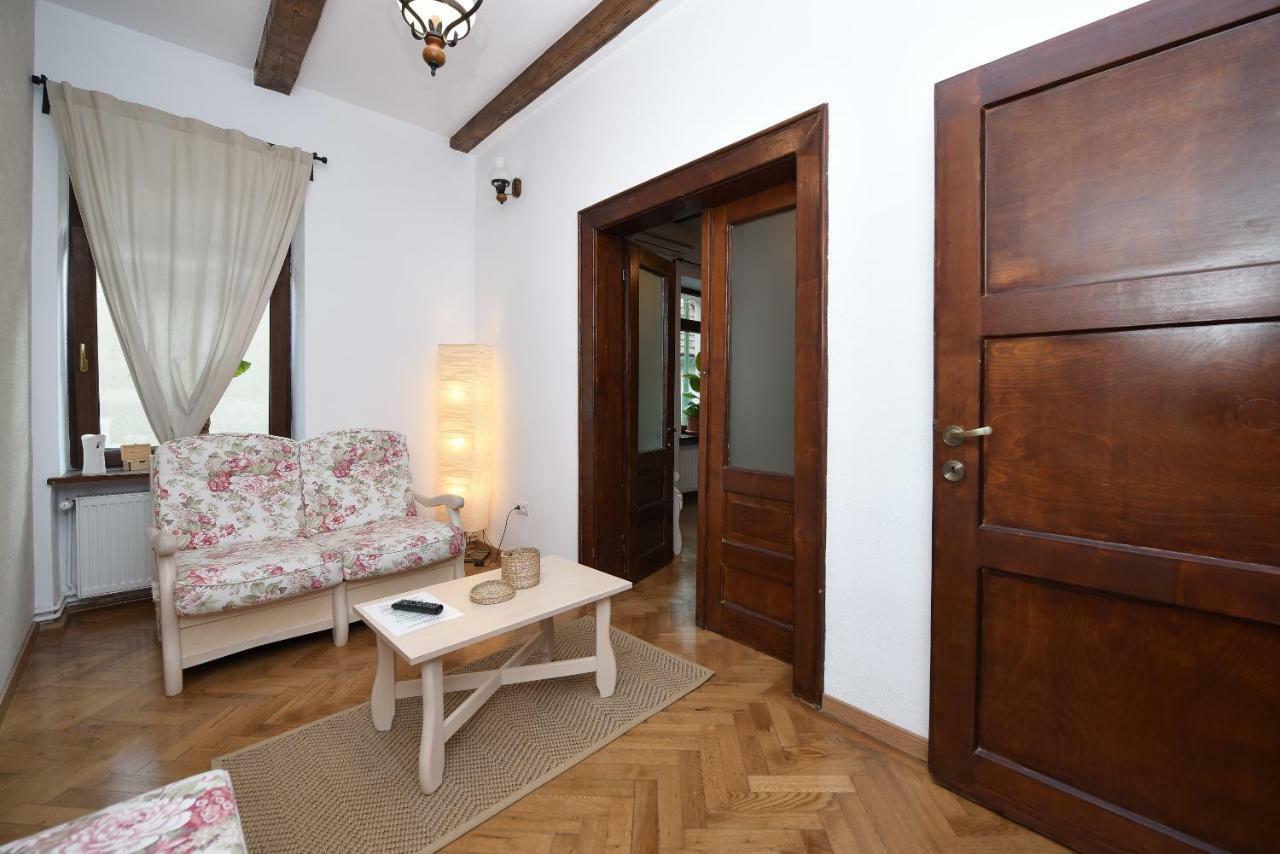 Buzoianu Residence By Holztreppe บราชอฟ ภายนอก รูปภาพ
