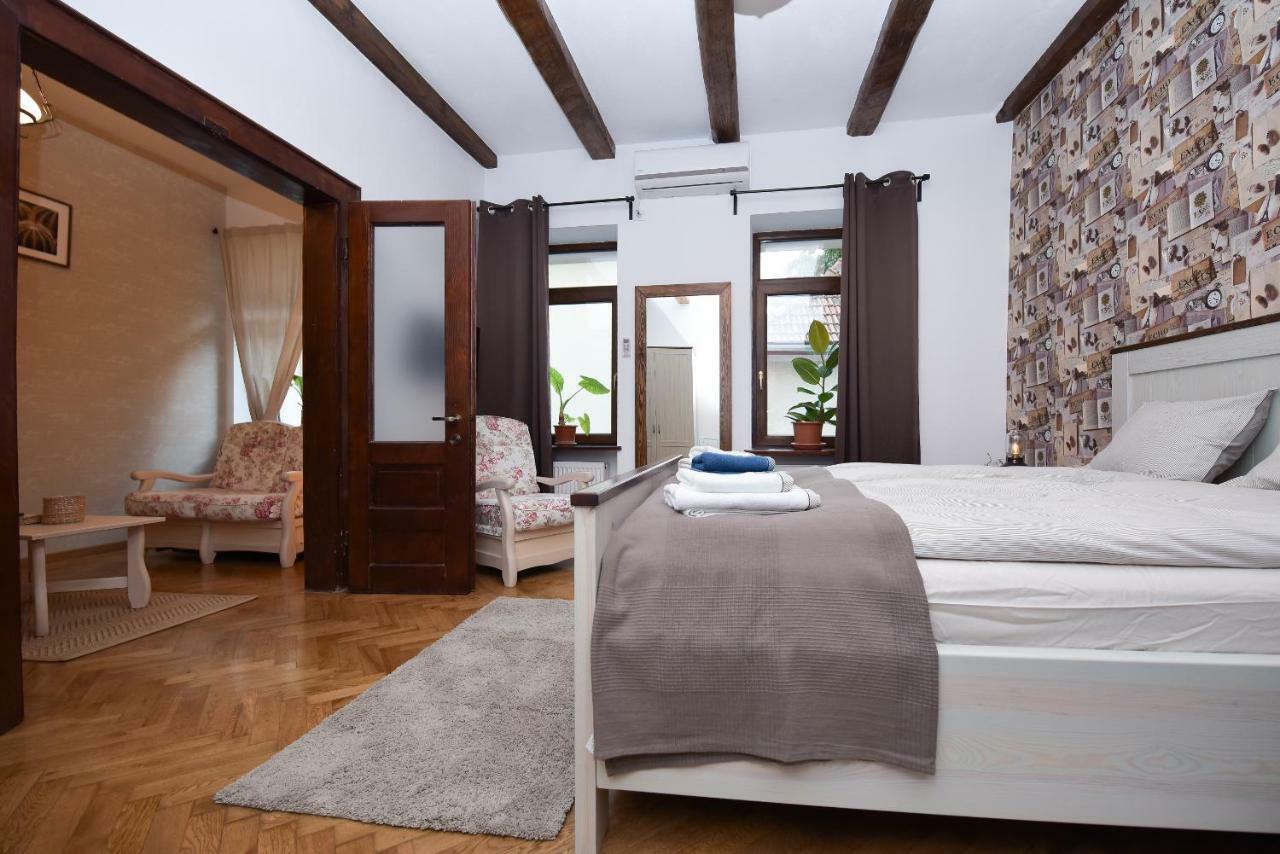 Buzoianu Residence By Holztreppe บราชอฟ ภายนอก รูปภาพ