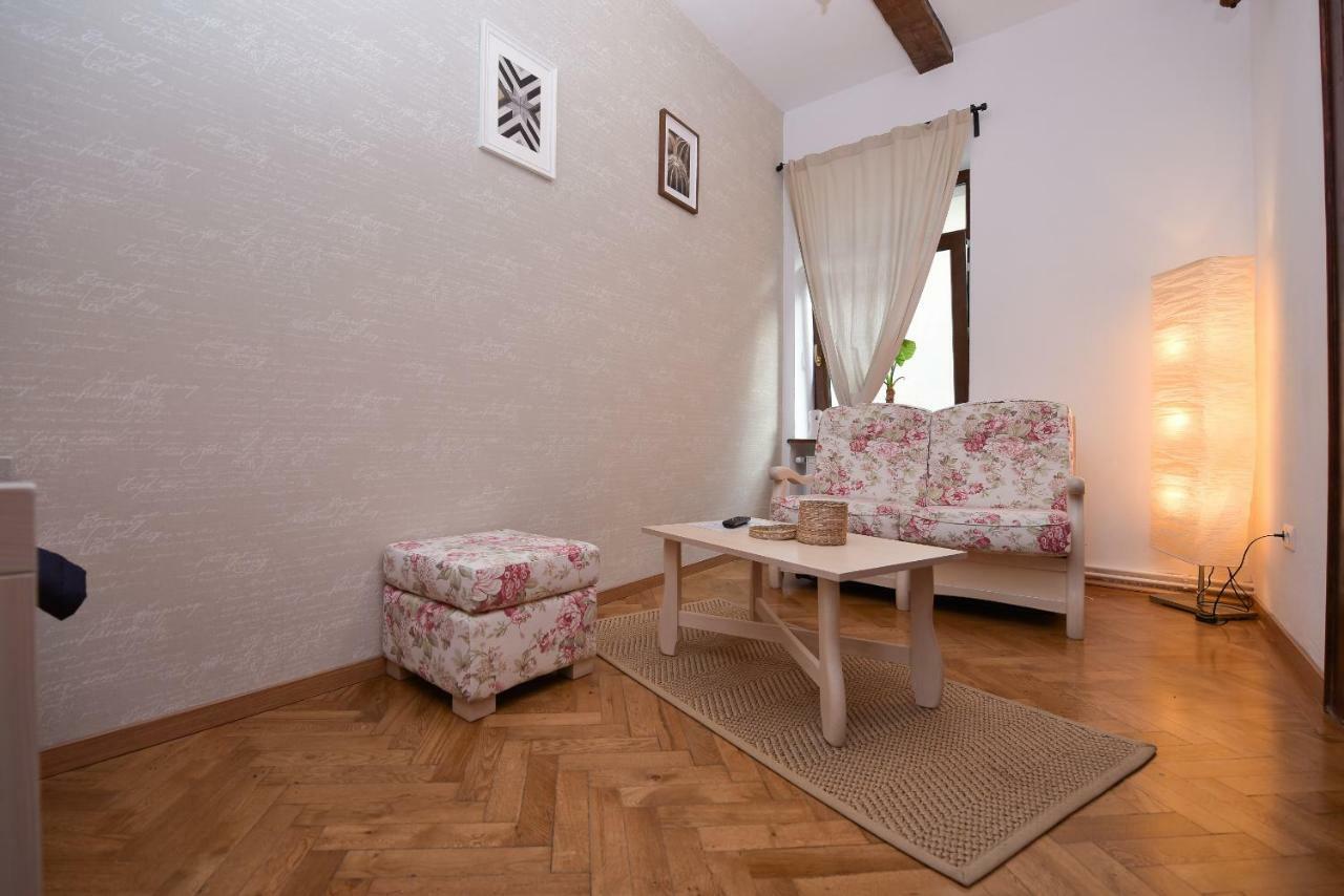 Buzoianu Residence By Holztreppe บราชอฟ ภายนอก รูปภาพ
