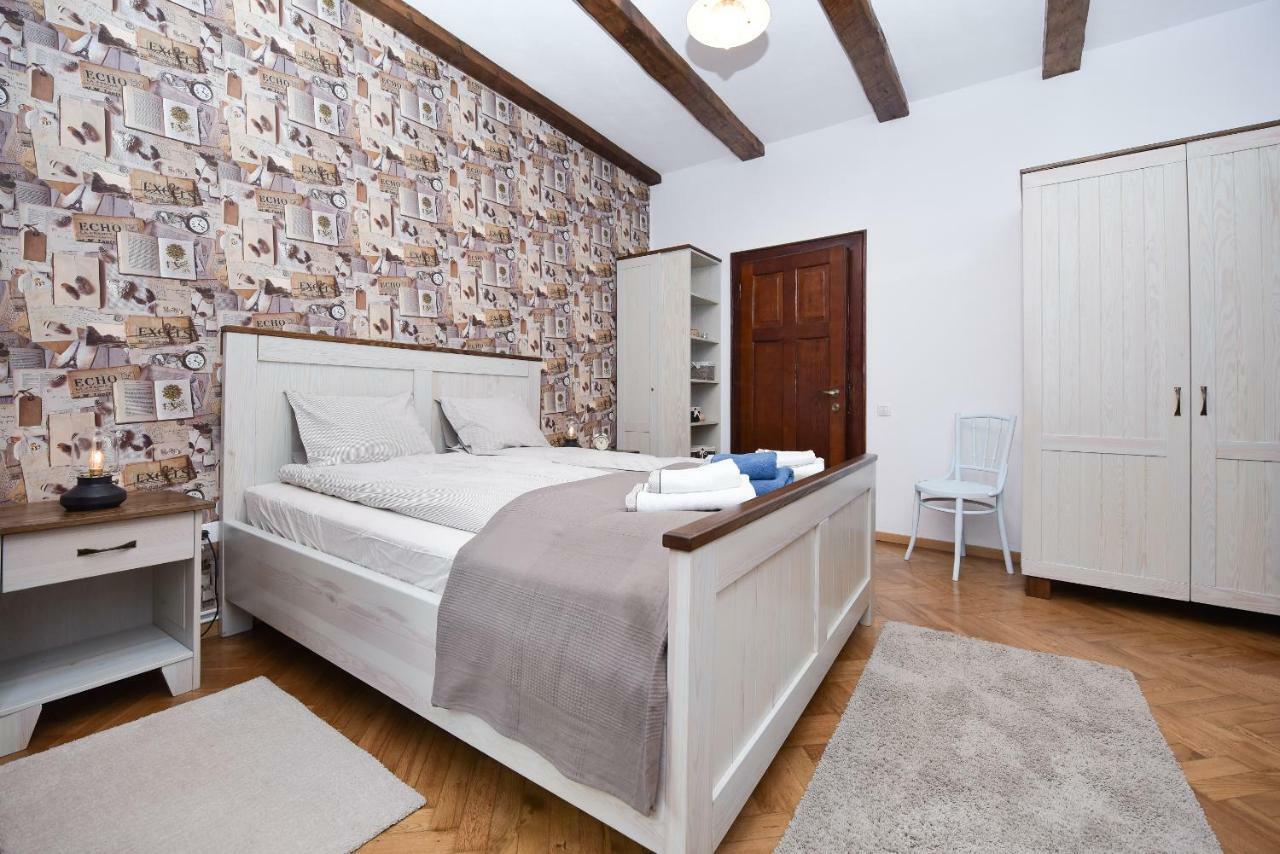 Buzoianu Residence By Holztreppe บราชอฟ ภายนอก รูปภาพ